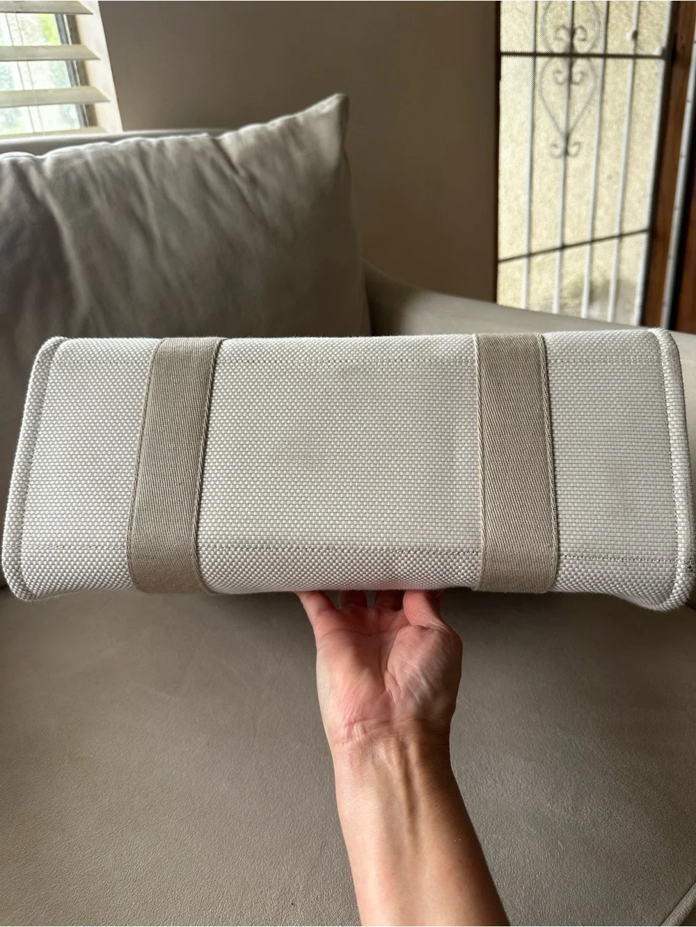 New! Lululemon Two Tone Canvas Tote with Dual Pouch Wristlets - Picture 12 of 14